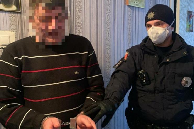Пьяные посиделки: в Одессе отец зарезал собственного сына